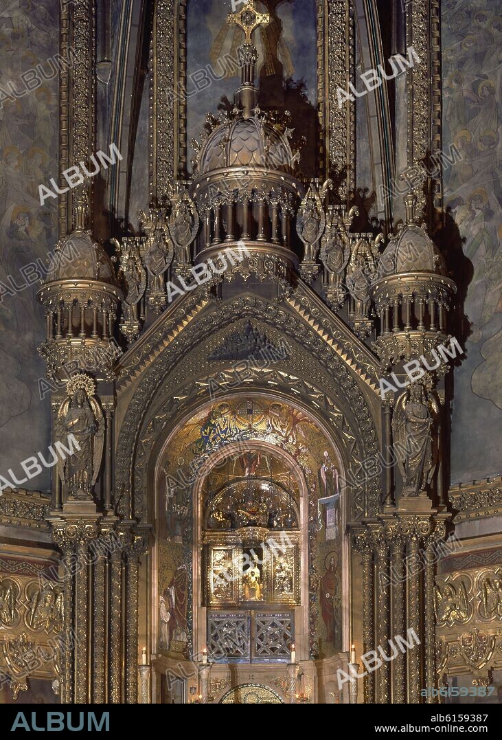 FRANCISCO DE PAULA VILLAR (1860-1927). ALTAR MAYOR DE AL BASILICA DE  MONTSERRAT CON LA FORNICULA- TEMPLETE QUE COBIJA EL TRONO DE PLATA DE LA  VIRGEN DE MONTSERRAT EN ESTIL - Album alb6159387