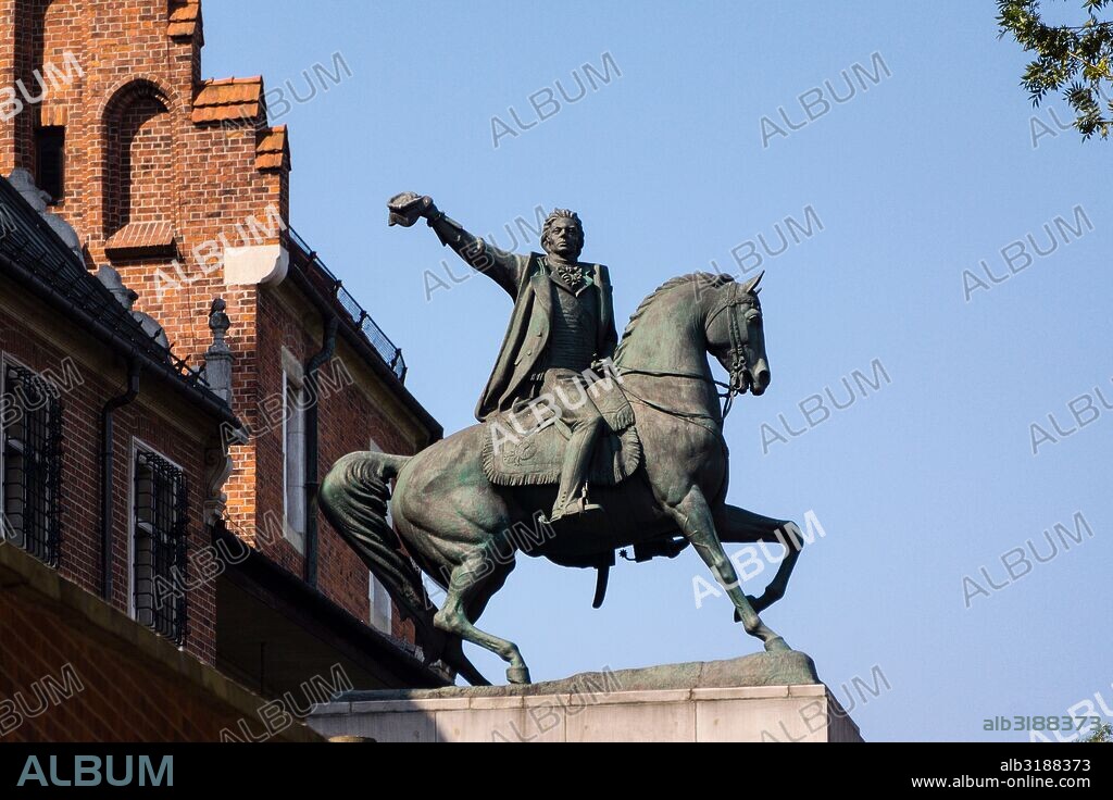 monumento a Tadeusz Koscuiszko,  estatua ecuestre de bronce del héroe de la independencia polaca y americana, obra de Leonard Marconi y Antoni Popiel, Wawel, Cracovia,Polonia,  eastern europe.