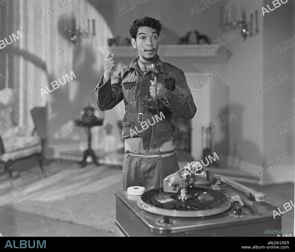 CANTINFLAS in ONE DAY WITH THE DEVIL, 1945 (UN DIA CON EL DIABLO), directed by MIGUEL M. DELGADO. Copyright POSA FILMS, S.A.