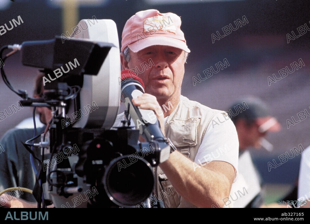 TONY SCOTT dans THE FAN, 1996, réalisé par TONY SCOTT. Copyright COLUMBIA TRI STAR / CHEN, LINDA R.