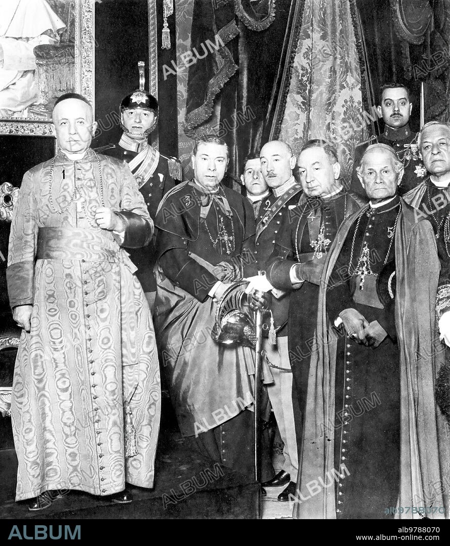 March 14, 1921. Madrid. In the Apostolic nunciature. The nuncio of His Holiness, Monsignor Ragonesi (1), after receiving the Cardinal's biretta, accompanied by the Count of Pocci (2), Cardinal Benlloc (3), and the Bishops of Madrid (4) and Sion (5).