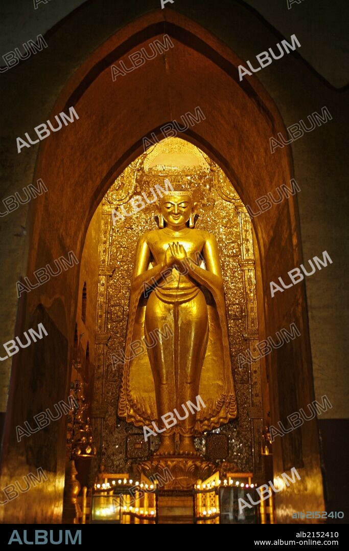 Standing Buddha statue in Ananda temple.