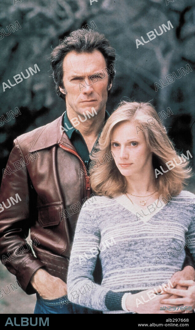 CLINT EASTWOOD and SONDRA LOCKE in THE GAUNTLET, 1977, directed by ...