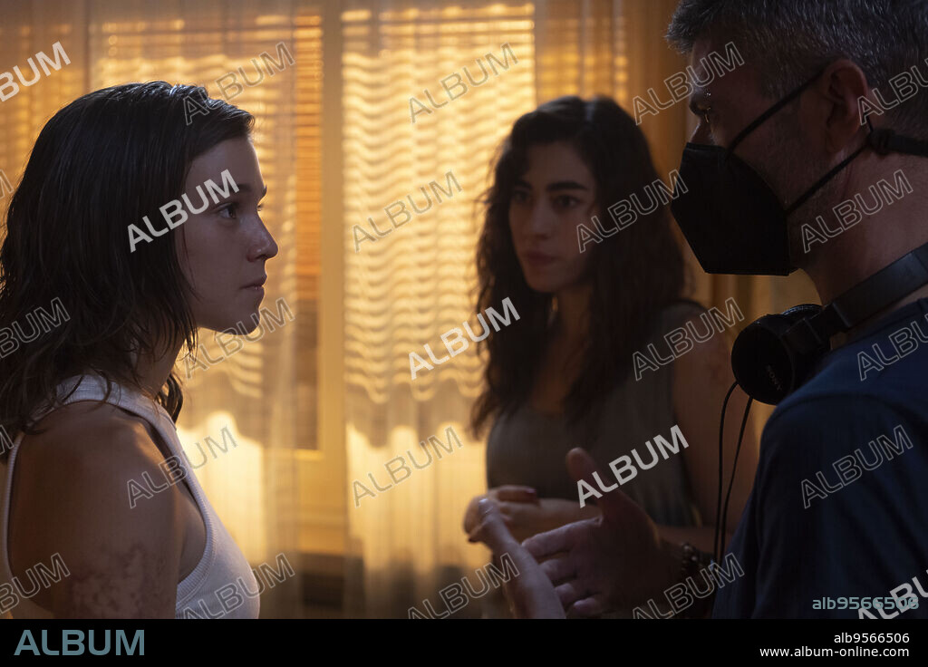 AINA QUIÑONES, CARLA CAMPRA and VICTOR GARCIA in THE COMMUNION GIRL, 2022 (LA NIÑA DE LA COMUNION), directed by VICTOR GARCIA. Copyright IKIRU FILMS.