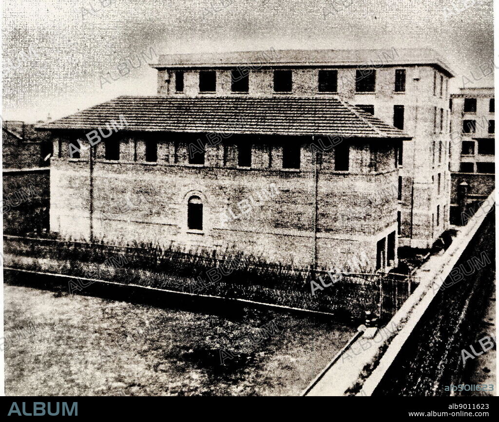 The prison where Ren Bishi was imprisoned - the western prison of imperialism in the Shanghai Concession. In October 1928, while Ren Bishi was working in the Party Central Committee, he was arrested and imprisoned by the Kuomintang in Nanling County, Anhui Province. In March 1929, after being rescued from prison by the Party, he served as a member of the Standing Committee of the Party's Jiangsu Provincial Party Committee. In November of the same year, he was arrested for the second time in the Shanghai Concession and imprisoned in the western prison of imperialism. Arrested twice, under the severe torture of the enemy, especially in the Huishan patrol room, he was tortured by electric torture, Ren was unyielding.