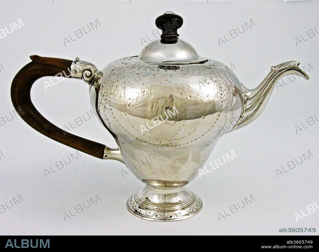 Teapot. Culture: American. Dimensions: Overall: 7 3/8 x 10 3/8 x 5 3/8 in. (18.7 x 26.4 x 13.7 cm); 20 oz. 13 dwt. (643 g)
Foot: Diam. 2 15/16 in. (7.5 cm). Date: ca. 1755-75.