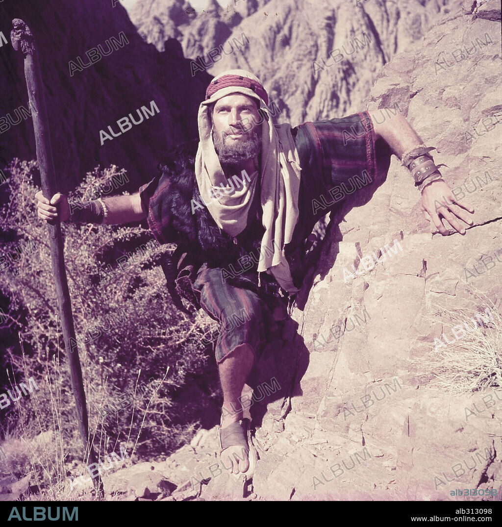 CHARLTON HESTON in THE TEN COMMANDMENTS, 1956, directed by CECIL B DEMILLE. Copyright PARAMOUNT PICTURES.