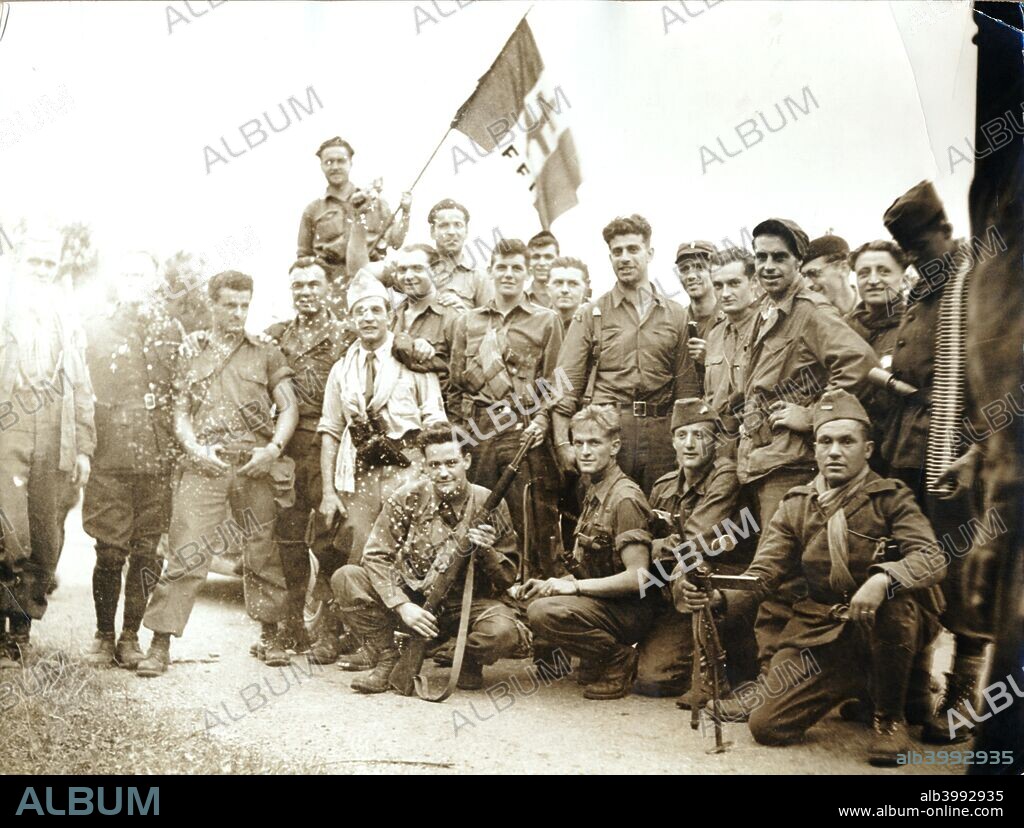 FFI fighters and American parachute troops, France, World War II, 1944 ...