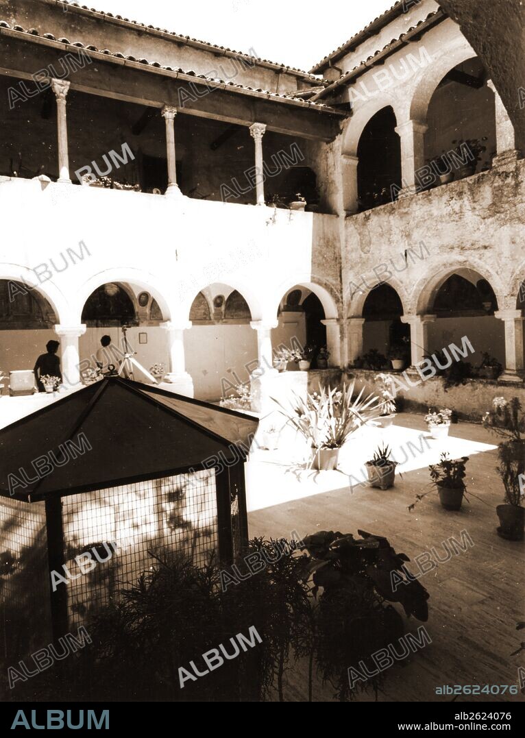 Abruzzo, L'Aquila, Fossa, Convent of S. Angelo d'Ocre, Italy, 20th century, photo, photography, Europe.