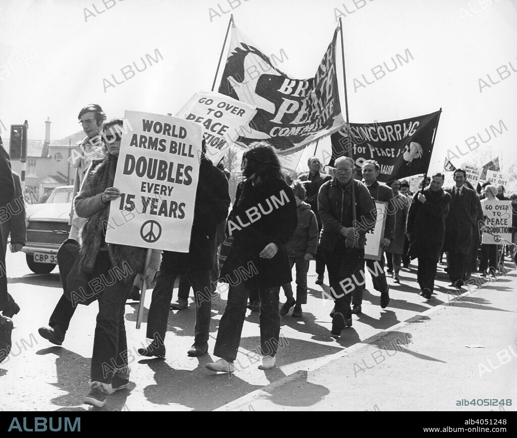 CND demo Horley Surrey c1969. Album alb4051248