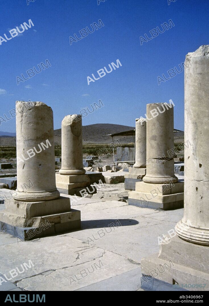 Pasargada. Ruinas del Palacio de Ciro II el Grande h. 599 530 a