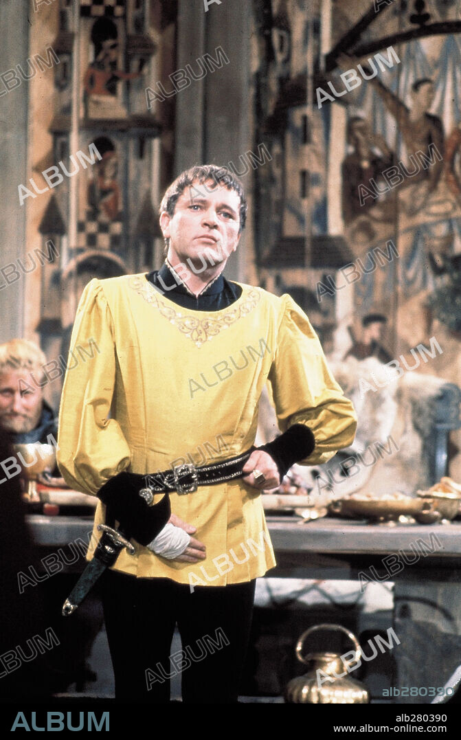 RICHARD BURTON in BECKET 1964 directed by PETER GLENVILLE