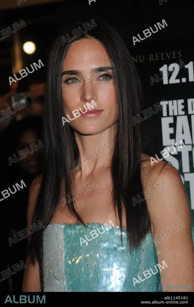 Jennifer Connelly arriving at JFK airport with her children New