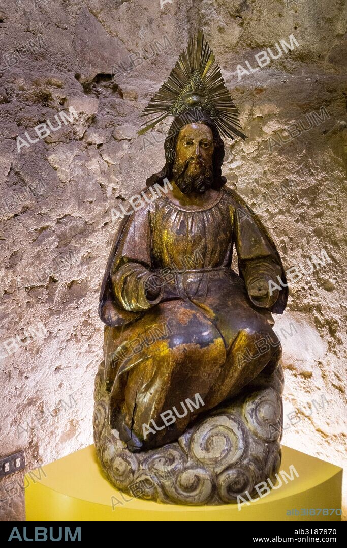 dios padre, talla en madera policromada, siglo XVI, museo colonial, Hotel museo Casa Santo Domingo,  antiguo Convento de Santo Domingo,Antigua Guatemala, departamento de Sacatepéquez, Guatemala, Central America.