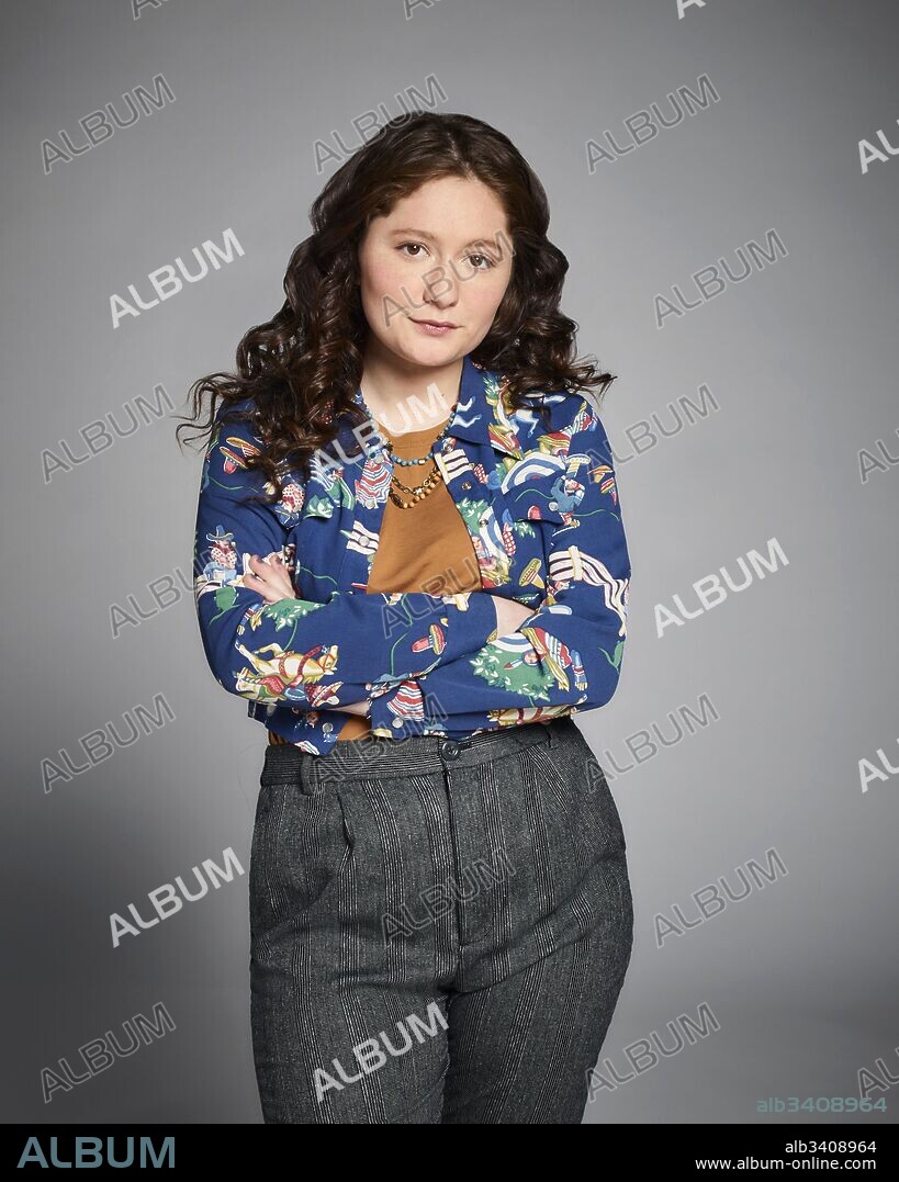 EMMA KENNEY in ROSEANNE, 2018, directed by MATT WILLIAMS and ROSEANNE BARR.  Copyright CARSEY-WERNER COMPANY. - Album alb3408964