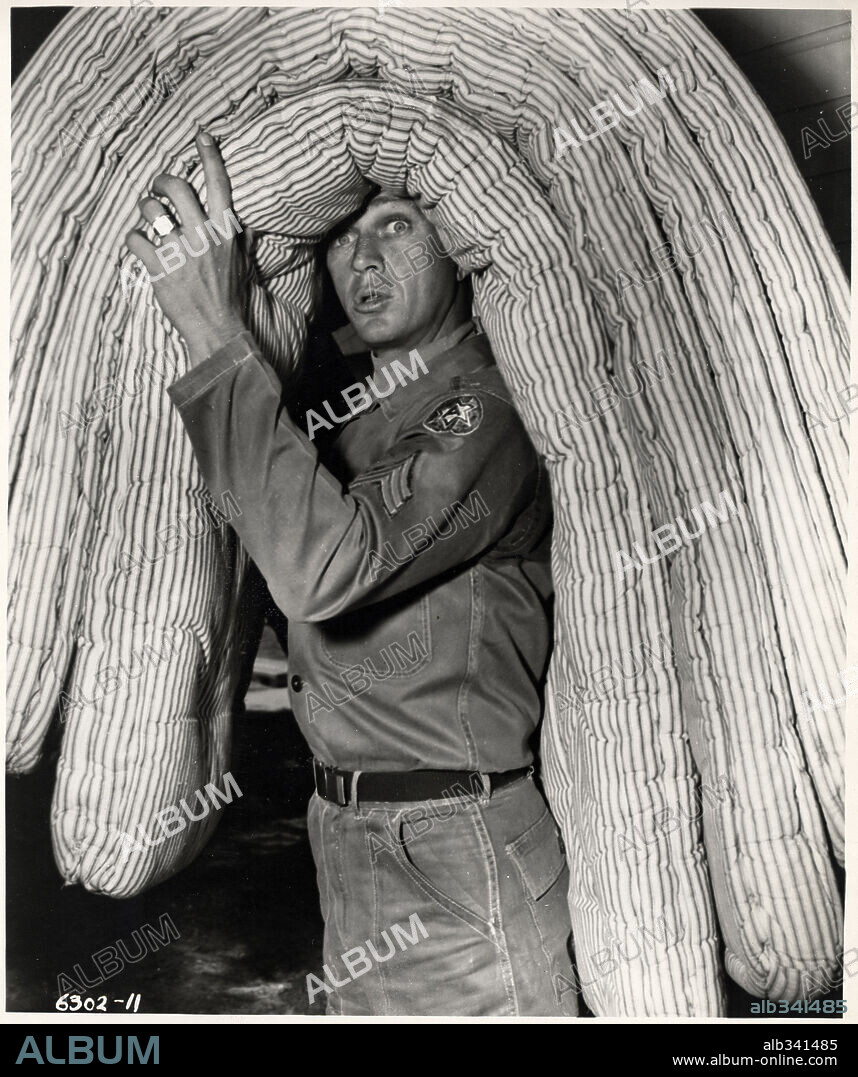 STEVE MCQUEEN in SOLDIER IN THE RAIN, 1963, directed by RALPH NELSON. Copyright ALLIED ARTISTS.