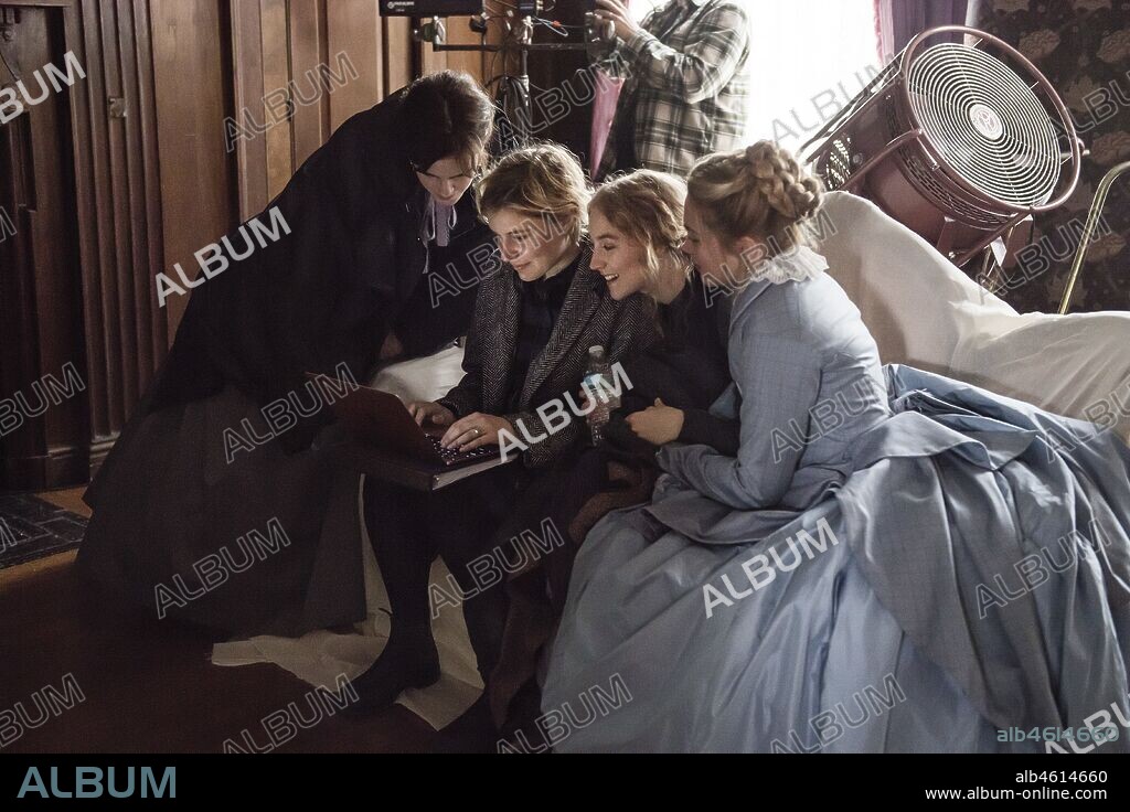 EMMA WATSON, FLORENCE PUGH, GRETA GERWIG und SAOIRSE RONAN in LITTLE WOMEN, 2019, unter der Regie von GRETA GERWIG. Copyright COLUMBIA PICTURES.