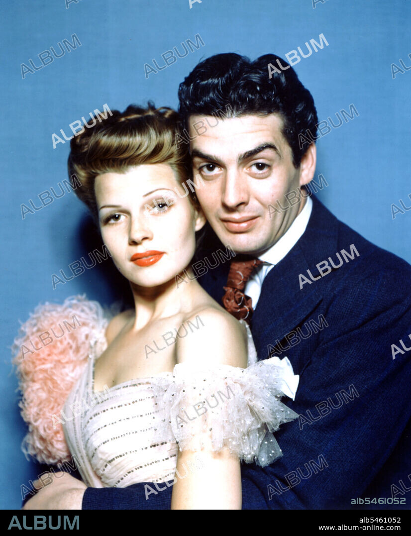 RITA HAYWORTH and VICTOR MATURE in MY GAL SAL, 1942, directed by IRVING  CUMMINGS. Copyright 20TH CENTURY FOX. - Album alb5461052