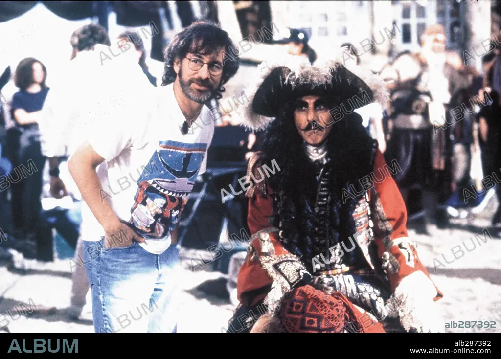 DUSTIN HOFFMAN and STEVEN SPIELBERG in HOOK, 1991, directed by