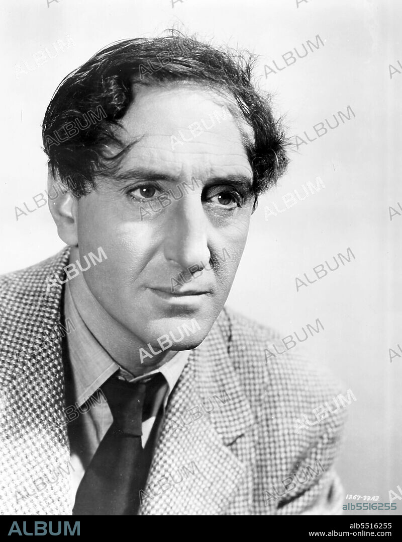 BASIL RATHBONE in SHERLOCK HOLMES IN WASHINGTON 1943 directed by