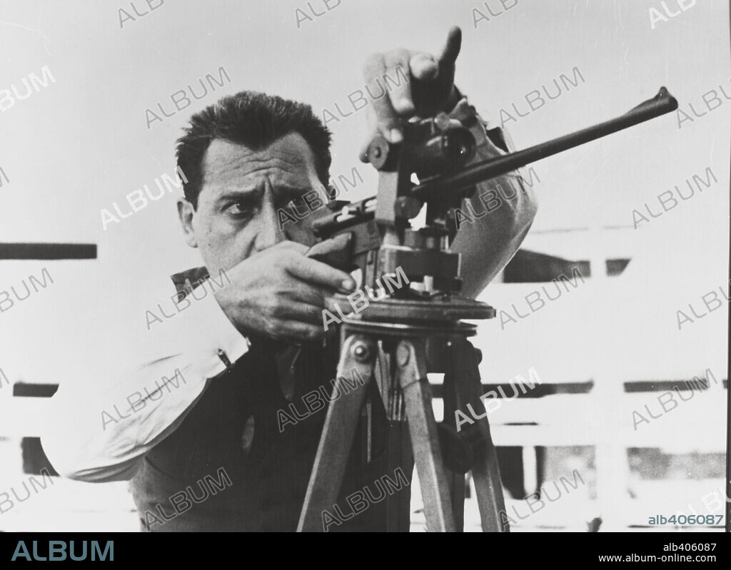 ALBERTO SORDI in MY WIFE, 1964 (LA MIA SIGNORA), directed by LUIGI  COMENCINI and TINTO BRASS. Copyright DINO DE LAURENTIIS. - Album alb406087