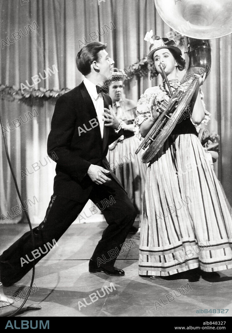 BOBBY VAN and DEBBIE REYNOLDS in THE AFFAIRS OF DOBIE GILLIS, 1953, directed by DON WEIS. Copyright M.G.M.