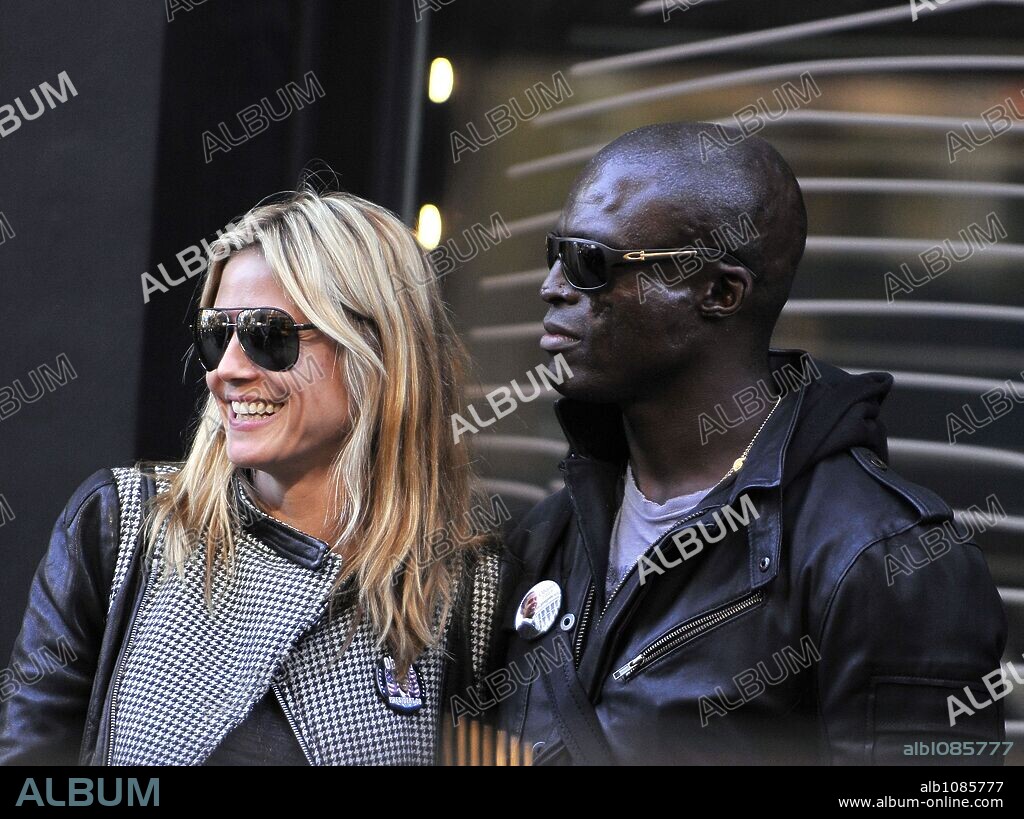 October 31 2008, New York City TV personality and model Heidi Klum and her husband musician Seal walked around Soho sporting Barack Obama presidential campaign badges on October 31 2008 in New York City. 31/10/2008