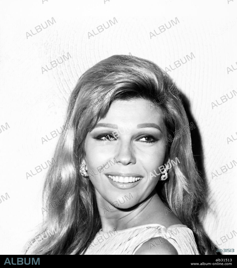 La actriz y cantante Nancy Sinatra.