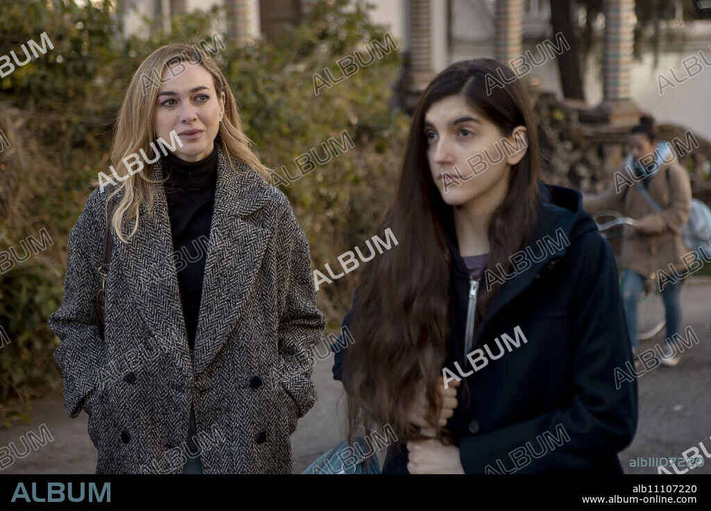 MARTA HAZAS and PAULA LOSADA in DANCING ON GLASS, 2022 (LAS NIÑAS DE CRISTAL). Copyright Netflix España/Federation Spain / PAVON, MANOLO.