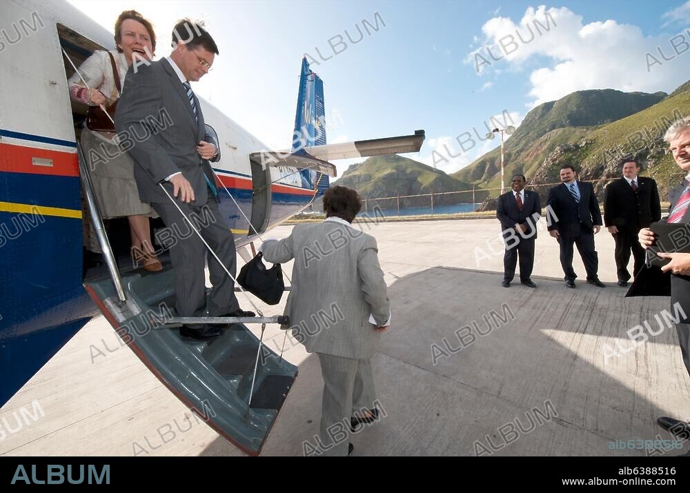 Saba, visit of prime minister Balkenende,Bijleveld and Emily de Jongh ...