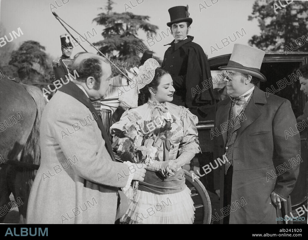 LOLA FLORES and MANOLO MORAN in LA ESTRELLA DE SIERRA MORENA, 1952,  directed by RAMON TORRADO. Copyright SUEVIA FILMS. - Album alb241920