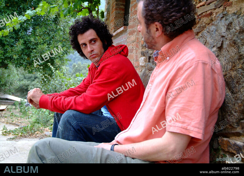 JUAN DIEGO and JUAN NAVARRO in REMAKE, 2006, directed by ROGER GUAL. Copyright Ovídeo TV S.A./Patagonik Film Group.