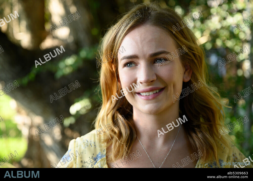 BRITT ROBERTSON in I STILL BELIEVE 2020 directed by ANDREW ERWIN