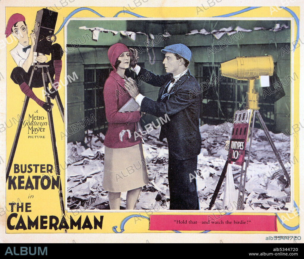 BUSTER KEATON and MARCELINE DAY in THE CAMERAMAN, 1928, directed by EDWARD SEDGWICK. Copyright M.G.M.