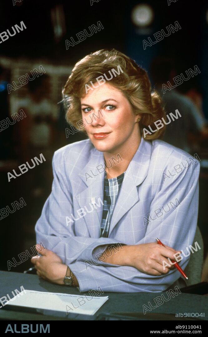 KATHLEEN TURNER in SWITCHING CHANNELS, 1988, directed by TED KOTCHEFF. Copyright TRISTAR PICTURES.