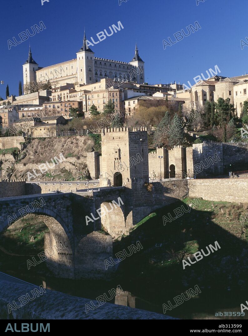 Alcázar y puente de Alcántara, Toledo, provincia de España, en la comunidad autónoma de Castilla-La Mancha.