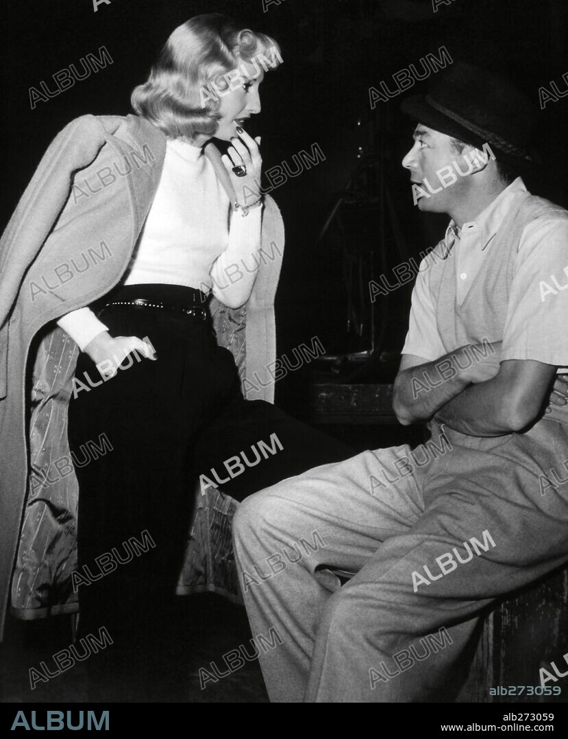 BARBARA STANWYCK and BILLY WILDER in DOUBLE INDEMNITY, 1944, directed ...