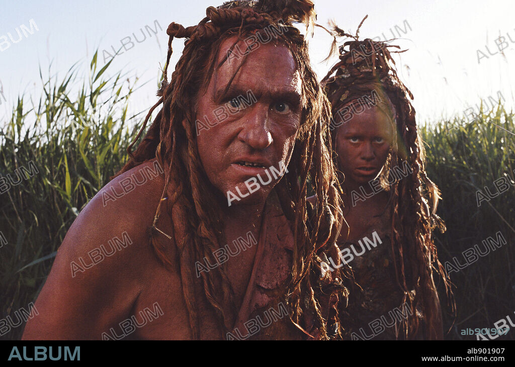 GERARD DEPARDIEU and MARINA FOIS in RRRRRRR!! !, 2004, directed by ALAIN CHABAT. Copyright STUDIO CANAL.