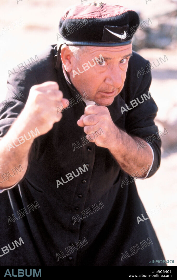 ALFREDO LANDA in EL ARBOL DEL PENITENTE, 2000, directed by JOSE MARIA BORRELL. Copyright KANZAMAN.