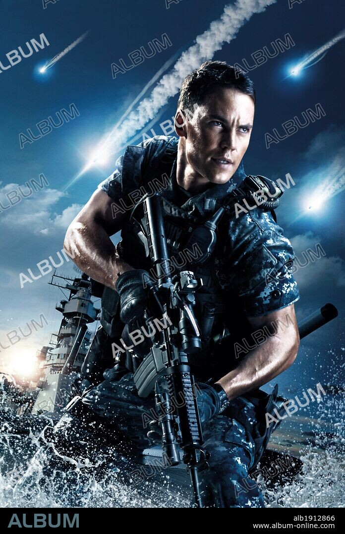 TAYLOR KITSCH in BATTLESHIP, 2012, directed by PETER BERG. Copyright STUBER PRODUCTIONS.