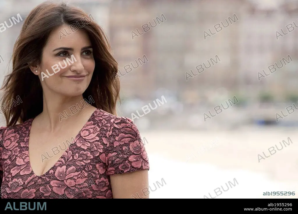 Penelope Cruz At The Venuto Al Mondo Photocall