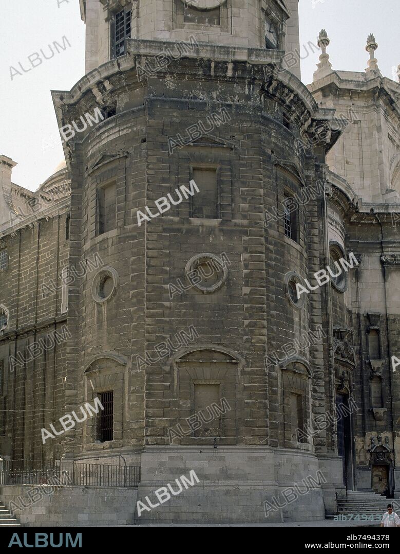 DETALLE DE LA PARTE INFERIOR DE LA TORRE DE LA FACHADA PRINCIPAL DE LA CATEDRAL DE CADIZ - SIGLO XVIII/XIX.