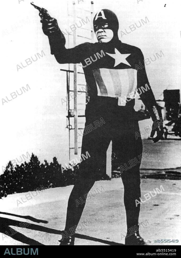 DICK PURCELL in CAPTAIN AMERICA, 1944, directed by ELMER CLIFTON and JOHN  ENGLISH. Copyright REPUBLIC PICTURES. - Album alb5515419