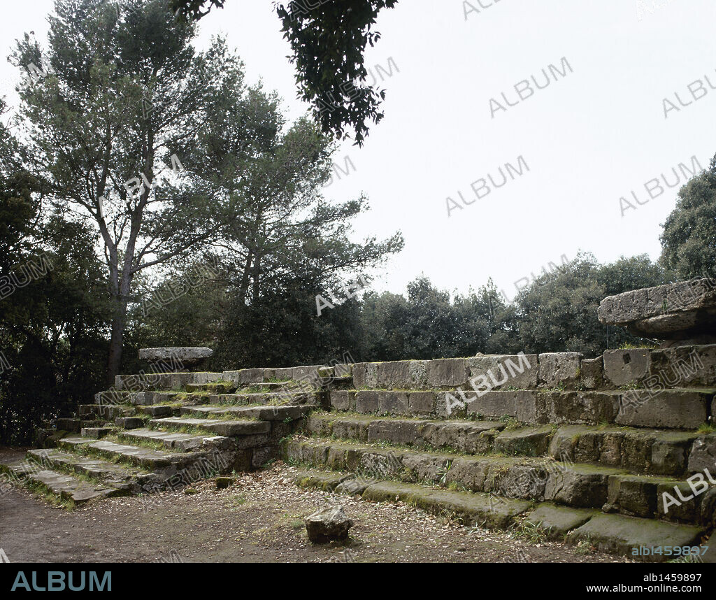 Pompeii. Triangular Forum. Doric Temple ruins. 6th century BC. Base and stands.