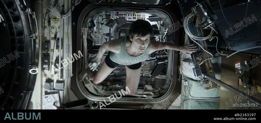 SANDRA BULLOCK dans GRAVITY, 2013, réalisé par ALFONSO CUARON. Copyright WARNER BROS.