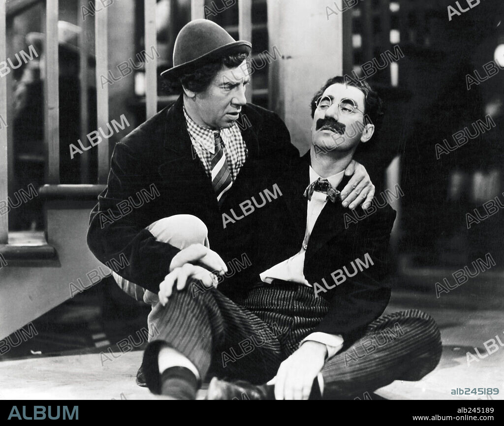 CHICO MARX and GROUCHO MARX in GO WEST, 1940, directed by EDWARD BUZZELL.  Copyright M.G.M. - Album alb245189