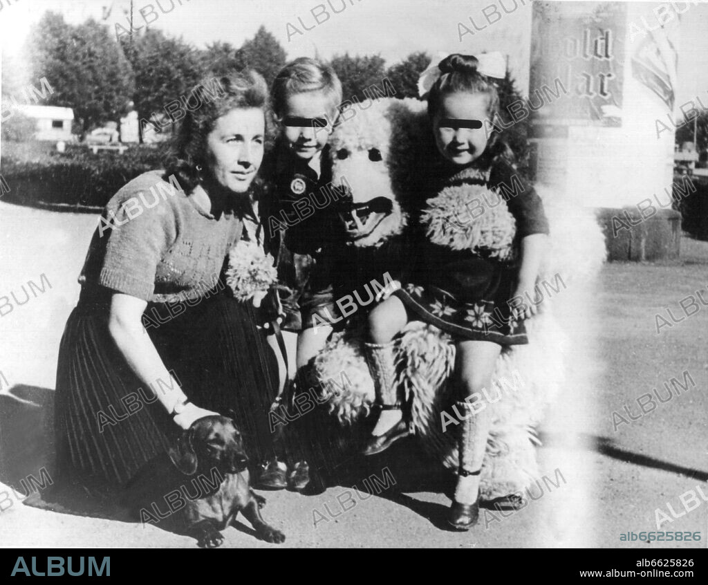 Christa Lehmann with her oldest children (undated). On 22 September 1954 the 31-year-old Christa Lehman from Worms was sentenced to three times life-imprisonment, in the biggest poison murder trial of the post-war period, by the Mainz jury court. 30/11/1999