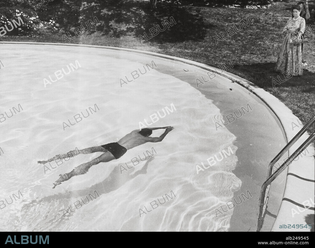 BURT LANCASTER in THE SWIMMER, 1968, directed by FRANK PERRY. Copyright COLUMBIA PICTURES.