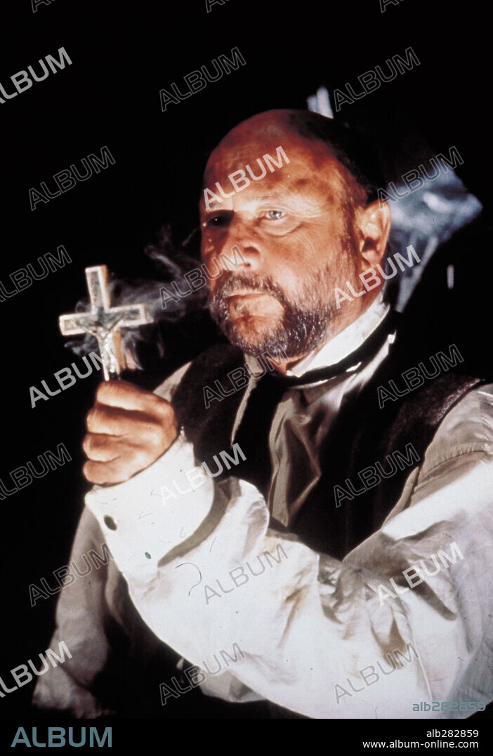 DONALD PLEASENCE in DRACULA, 1979, directed by JOHN BADHAM. Copyright UNIVERSAL PICTURES.