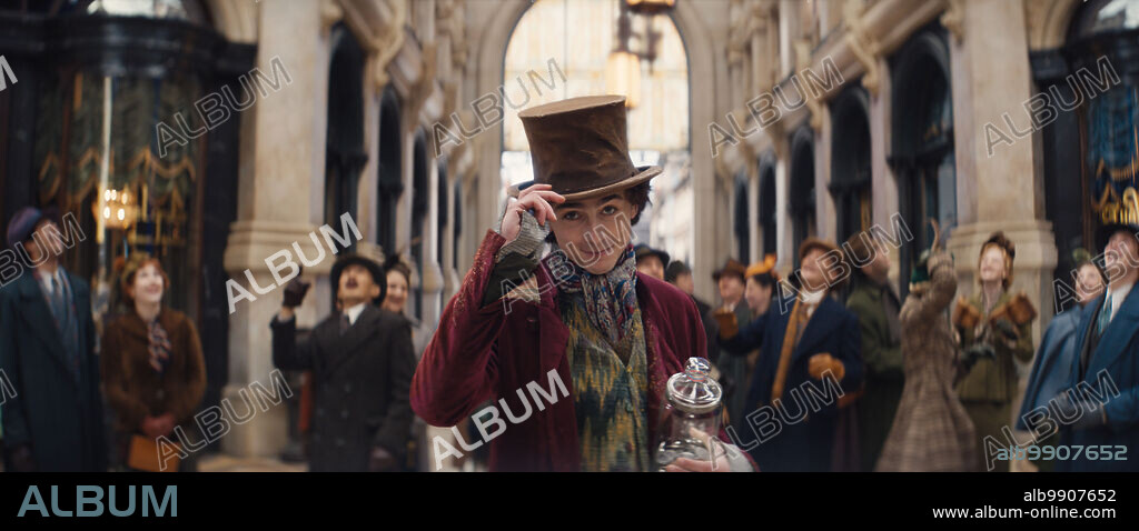 TIMOTHEE CHALAMET in WONKA, 2023, directed by PAUL KING. Copyright WARNER BROS.